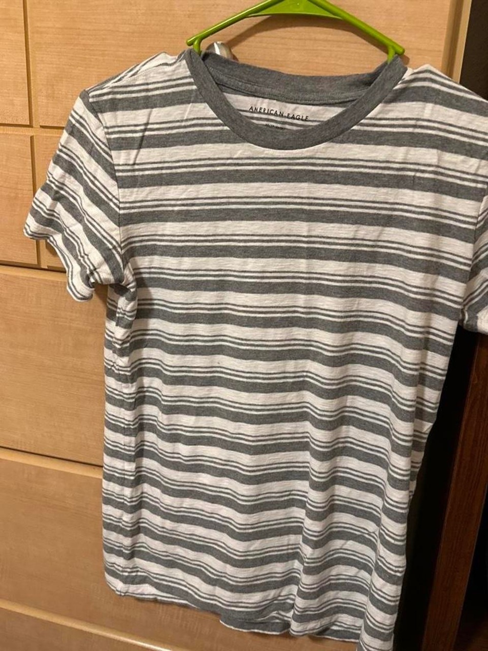 American Eagle Outfitters Men's Gray & White Striped Crew Neck T-Shirt
